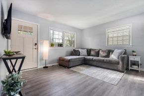 Charming 3-BR Home Near Beach & Downtown